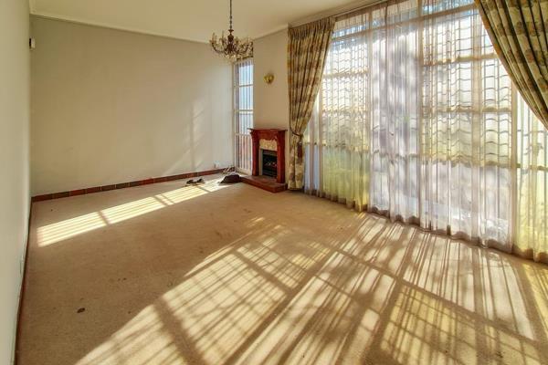5 Bedroom Property for Sale in Waterkloof Ridge Gauteng