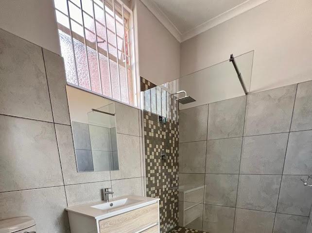 5 Bedroom Property for Sale in Waterkloof Ridge Gauteng