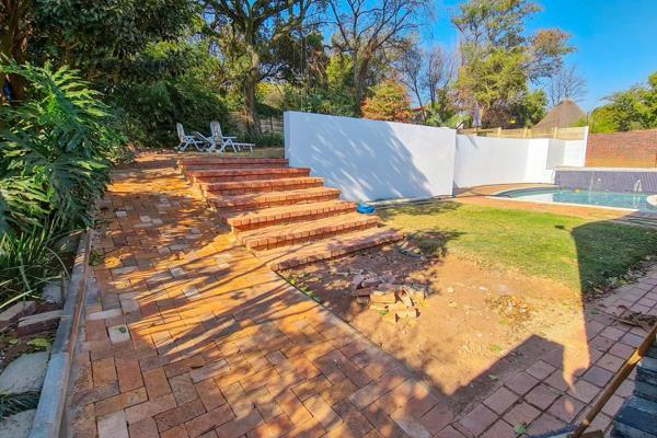5 Bedroom Property for Sale in Waterkloof Ridge Gauteng