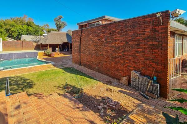 5 Bedroom Property for Sale in Waterkloof Ridge Gauteng