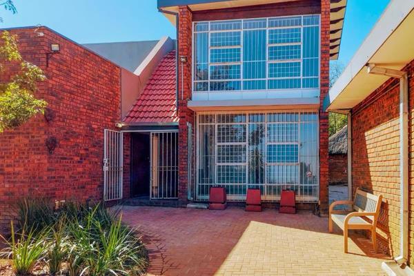 5 Bedroom Property for Sale in Waterkloof Ridge Gauteng