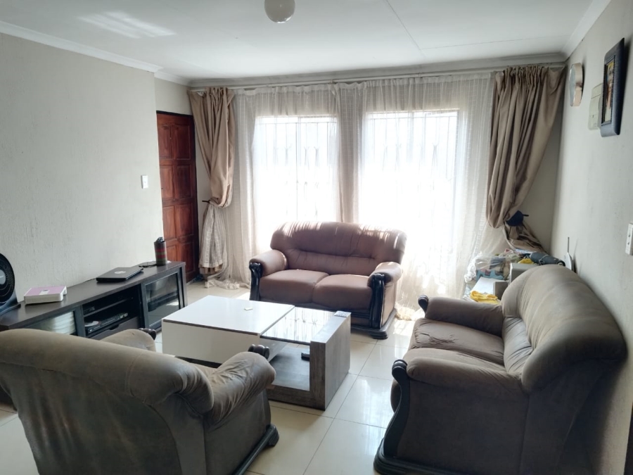3 Bedroom Property for Sale in Clayville Gauteng