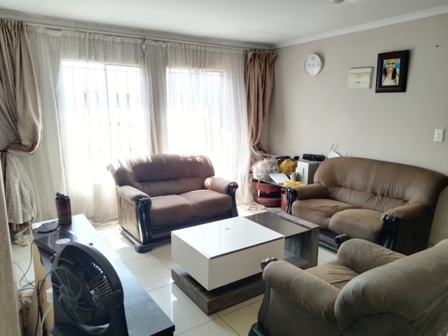 3 Bedroom Property for Sale in Clayville Gauteng