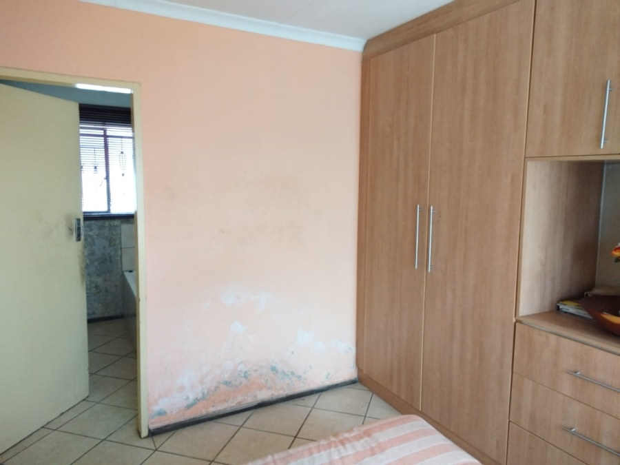 3 Bedroom Property for Sale in Clayville Gauteng