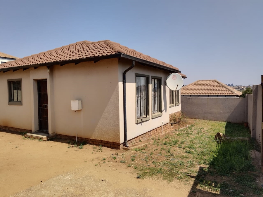 3 Bedroom Property for Sale in Clayville Gauteng