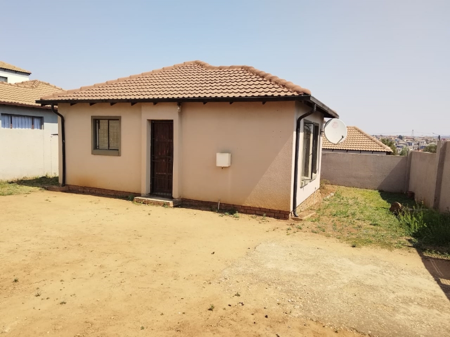 3 Bedroom Property for Sale in Clayville Gauteng