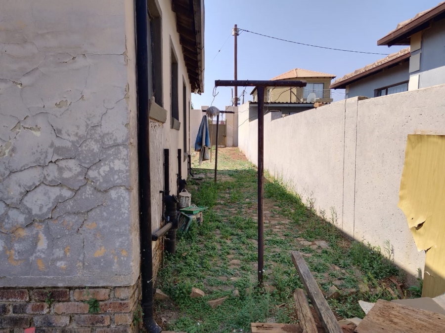 3 Bedroom Property for Sale in Clayville Gauteng
