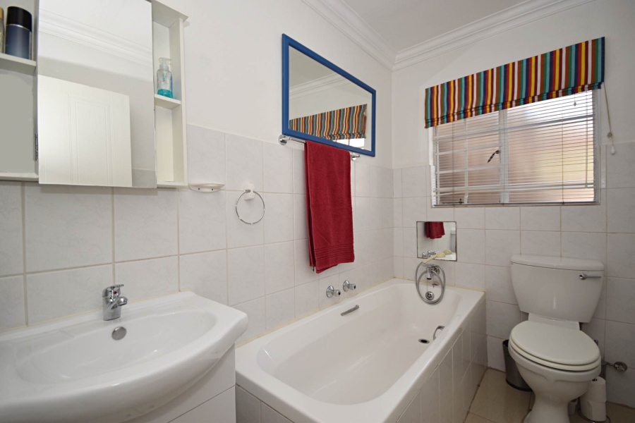 3 Bedroom Property for Sale in Bromhof Gauteng