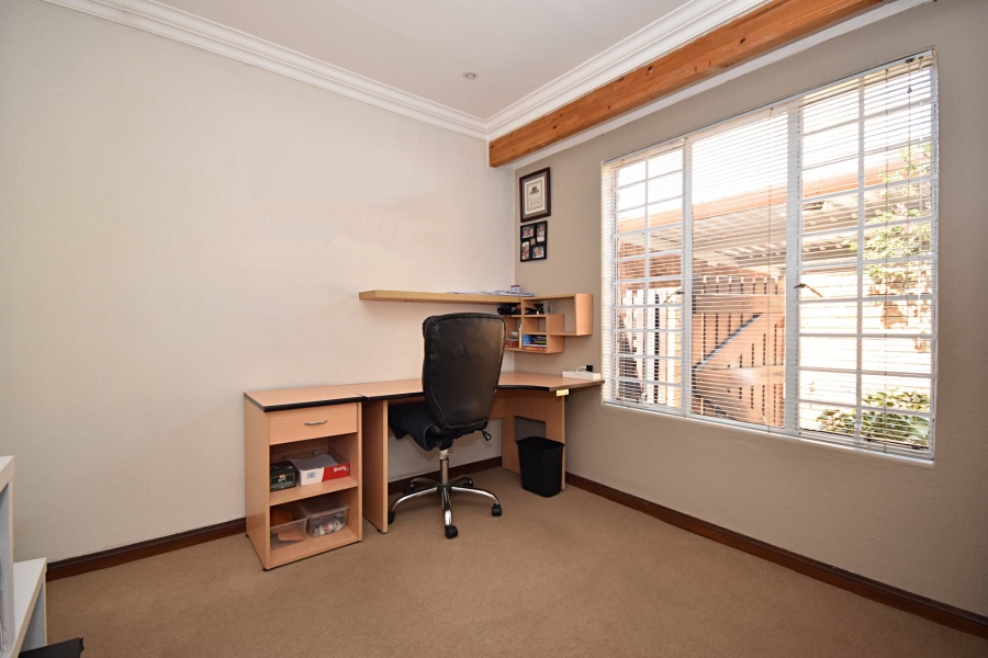 3 Bedroom Property for Sale in Bromhof Gauteng
