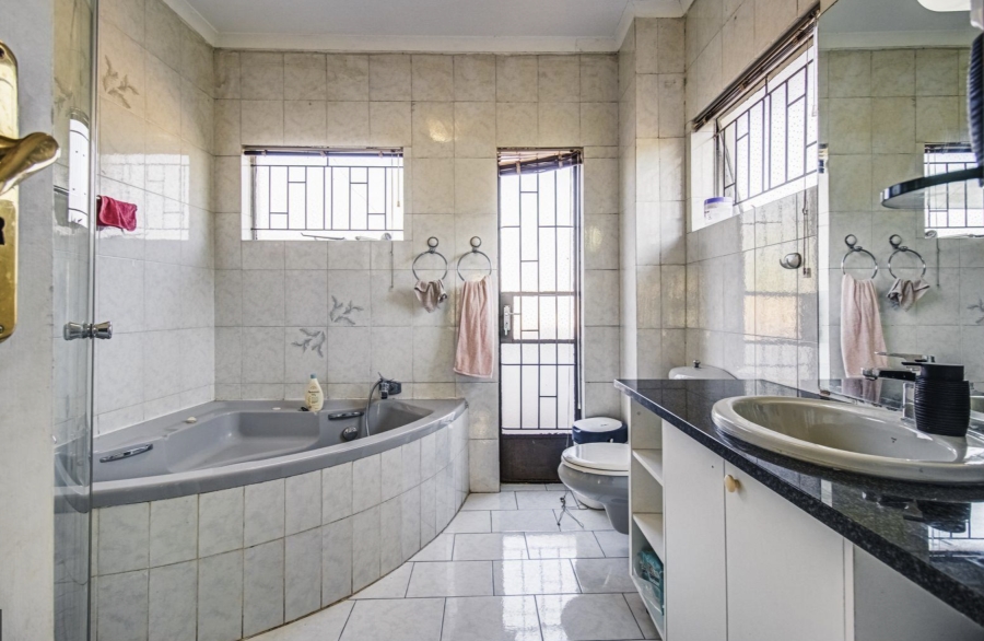 3 Bedroom Property for Sale in Bruma Gauteng