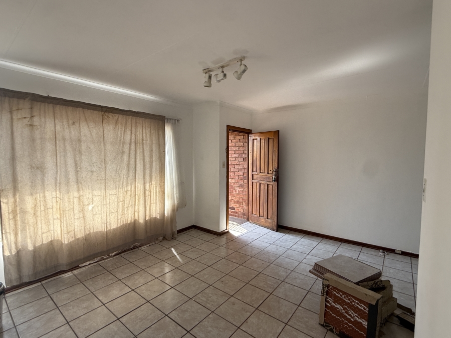 To Let 2 Bedroom Property for Rent in Noordheuwel Gauteng