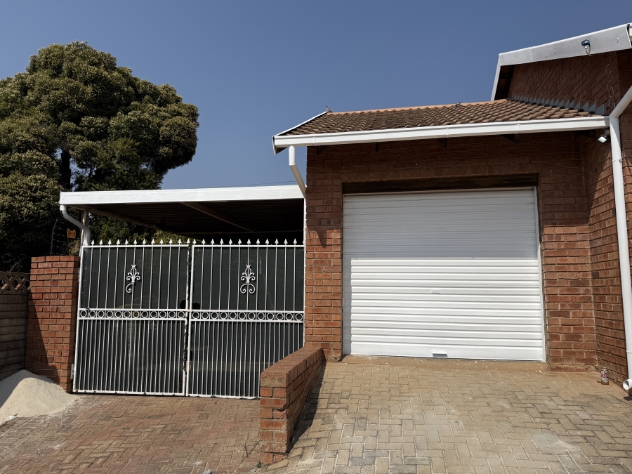 To Let 1 Bedroom Property for Rent in Noordheuwel Gauteng