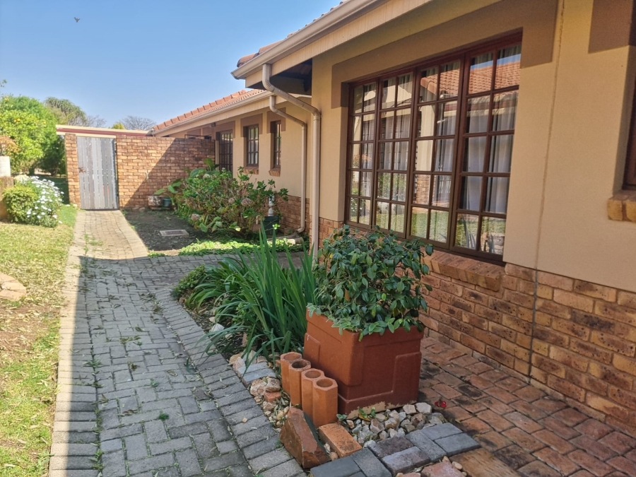 To Let 2 Bedroom Property for Rent in Zambezi Country Estate Gauteng