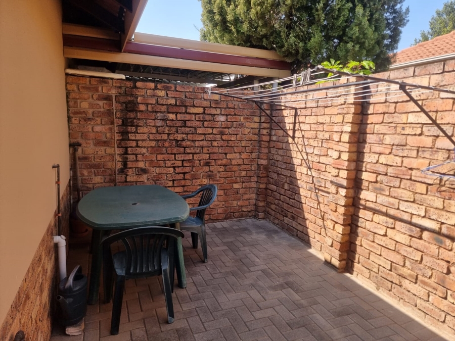 To Let 2 Bedroom Property for Rent in Zambezi Country Estate Gauteng