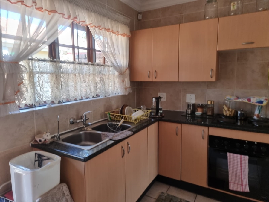 To Let 2 Bedroom Property for Rent in Zambezi Country Estate Gauteng