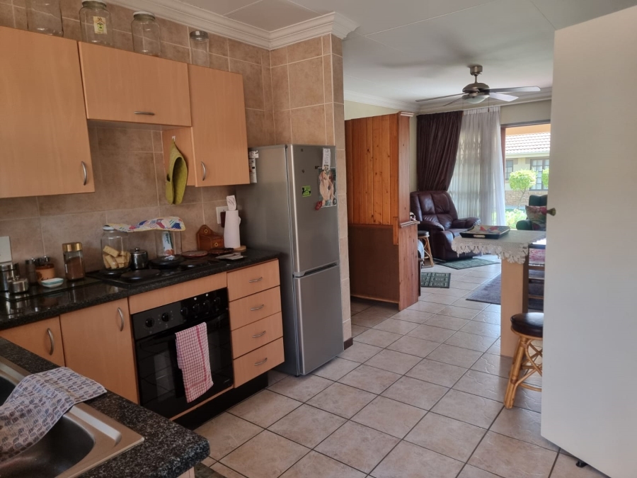 To Let 2 Bedroom Property for Rent in Zambezi Country Estate Gauteng