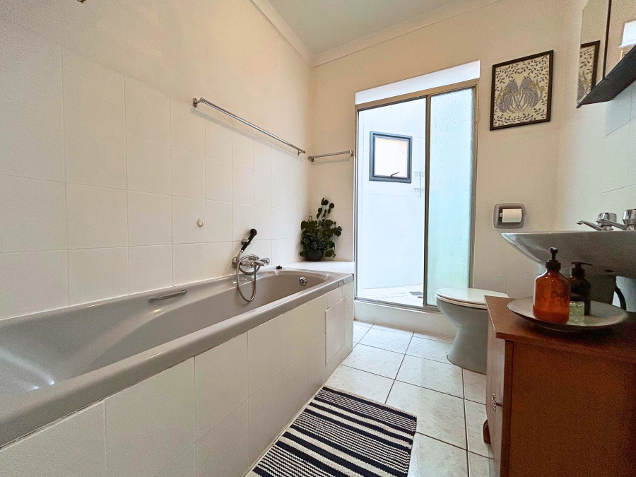 2 Bedroom Property for Sale in Zwartkop Gauteng