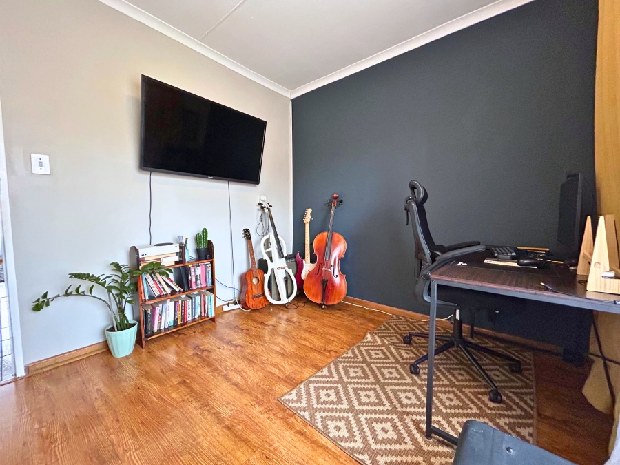 2 Bedroom Property for Sale in Zwartkop Gauteng