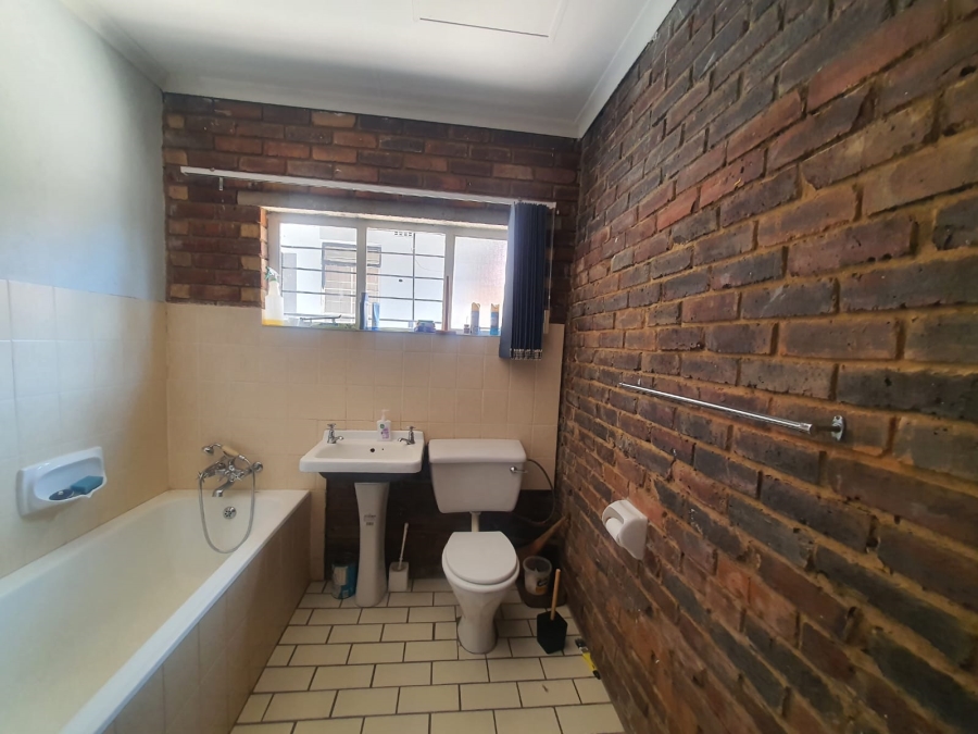4 Bedroom Property for Sale in Kenmare Gauteng