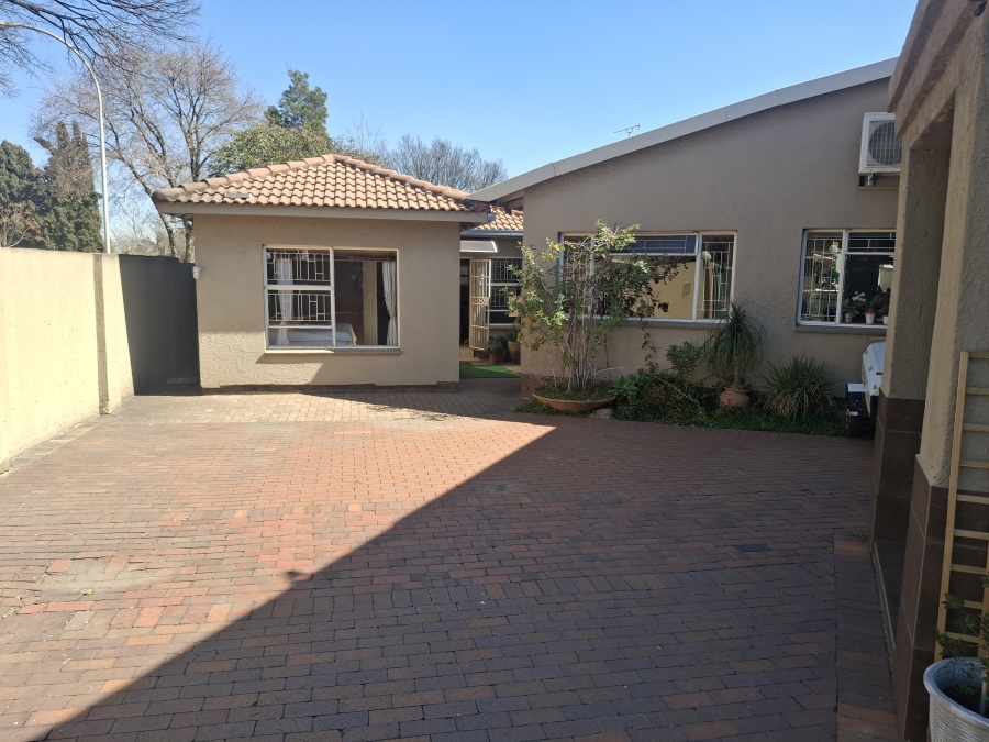 3 Bedroom Property for Sale in Farrarmere Gauteng