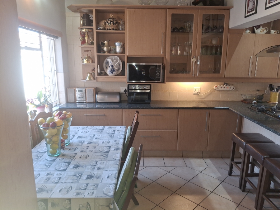 3 Bedroom Property for Sale in Farrarmere Gauteng
