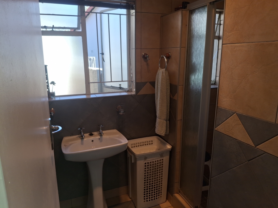 3 Bedroom Property for Sale in Farrarmere Gauteng