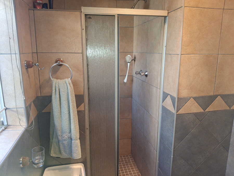 3 Bedroom Property for Sale in Farrarmere Gauteng
