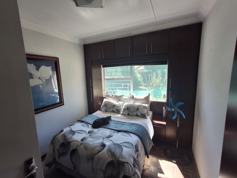 3 Bedroom Property for Sale in Farrarmere Gauteng