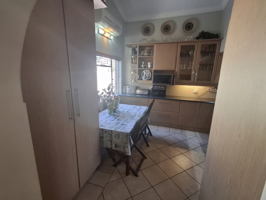 3 Bedroom Property for Sale in Farrarmere Gauteng
