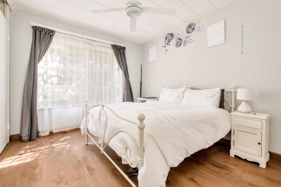 2 Bedroom Property for Sale in Bryanston Gauteng