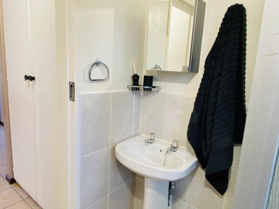 2 Bedroom Property for Sale in Erasmuskloof Gauteng