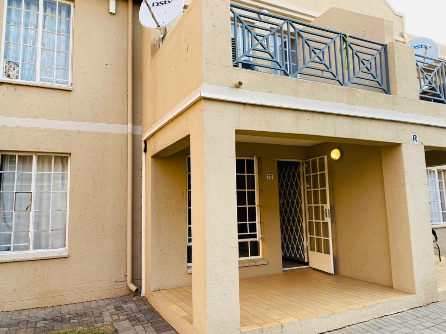 2 Bedroom Property for Sale in Erasmuskloof Gauteng