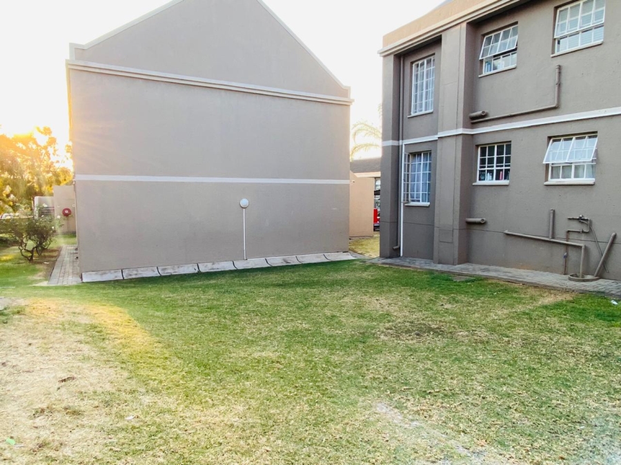 2 Bedroom Property for Sale in Erasmuskloof Gauteng