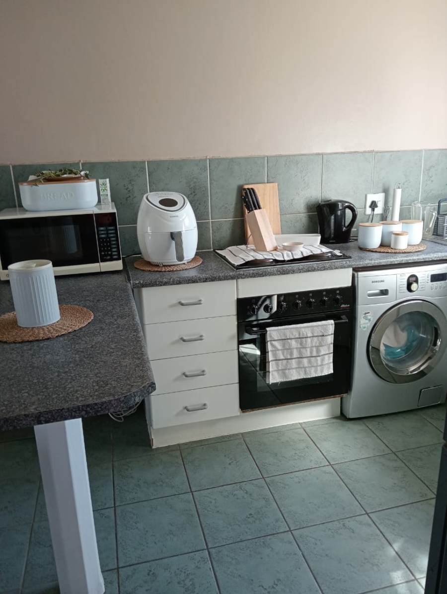 2 Bedroom Property for Sale in Liefde en Vrede Gauteng