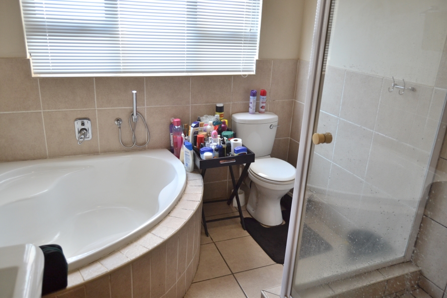 3 Bedroom Property for Sale in Thatchfield Estate Gauteng