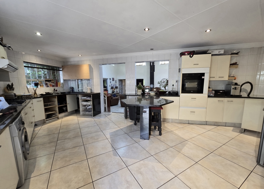 To Let 4 Bedroom Property for Rent in Ruimsig Gauteng
