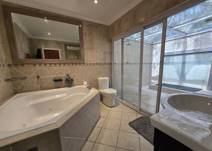 To Let 4 Bedroom Property for Rent in Ruimsig Gauteng