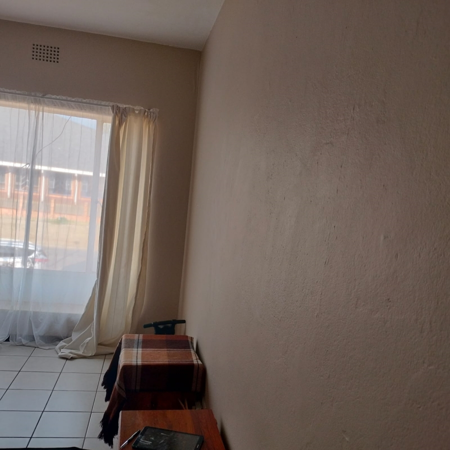 1 Bedroom Property for Sale in Witpoortjie Gauteng