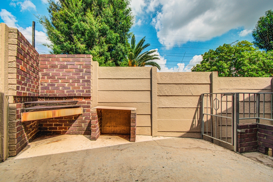 3 Bedroom Property for Sale in Rembrandt Park Gauteng