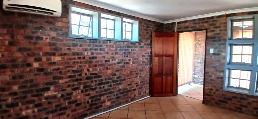 To Let commercial Property for Rent in Glen Donald A H Gauteng