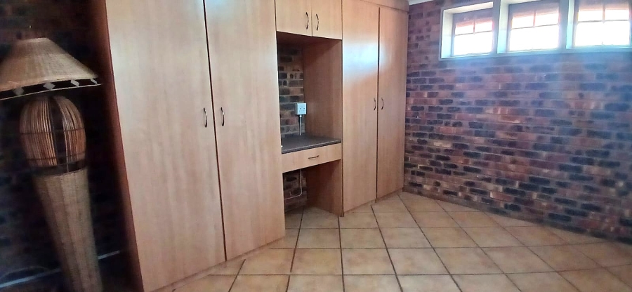 To Let commercial Property for Rent in Glen Donald A H Gauteng