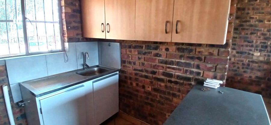 To Let commercial Property for Rent in Glen Donald A H Gauteng