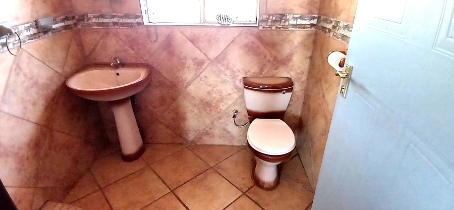 To Let commercial Property for Rent in Glen Donald A H Gauteng
