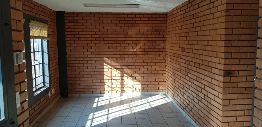To Let commercial Property for Rent in Hennops Park Industrial Gauteng