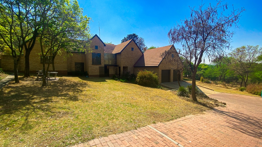 10 Bedroom Property for Sale in Buccleuch Gauteng