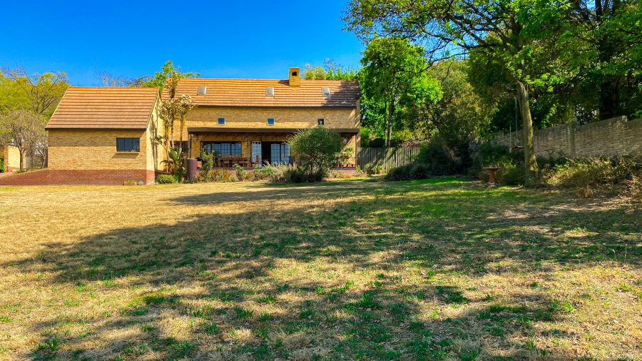 10 Bedroom Property for Sale in Buccleuch Gauteng