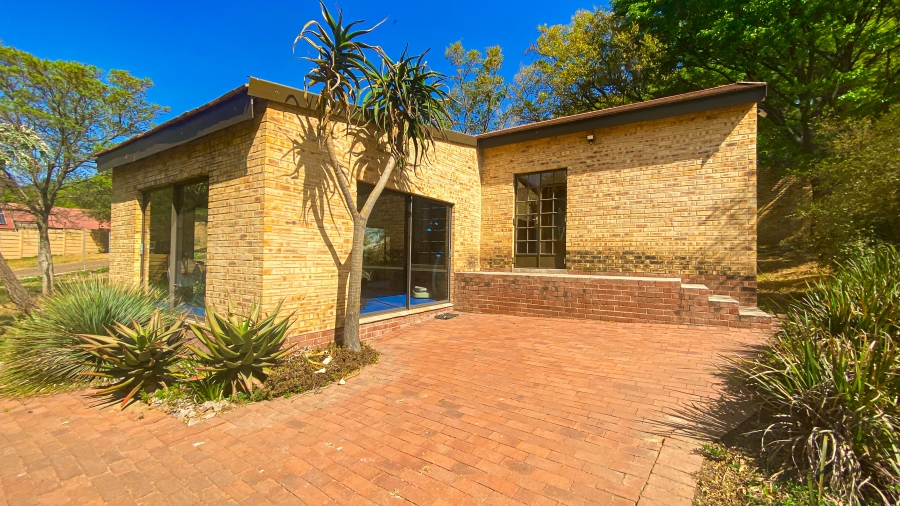 10 Bedroom Property for Sale in Buccleuch Gauteng
