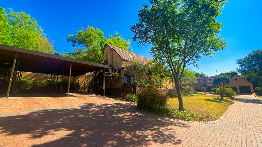 10 Bedroom Property for Sale in Buccleuch Gauteng