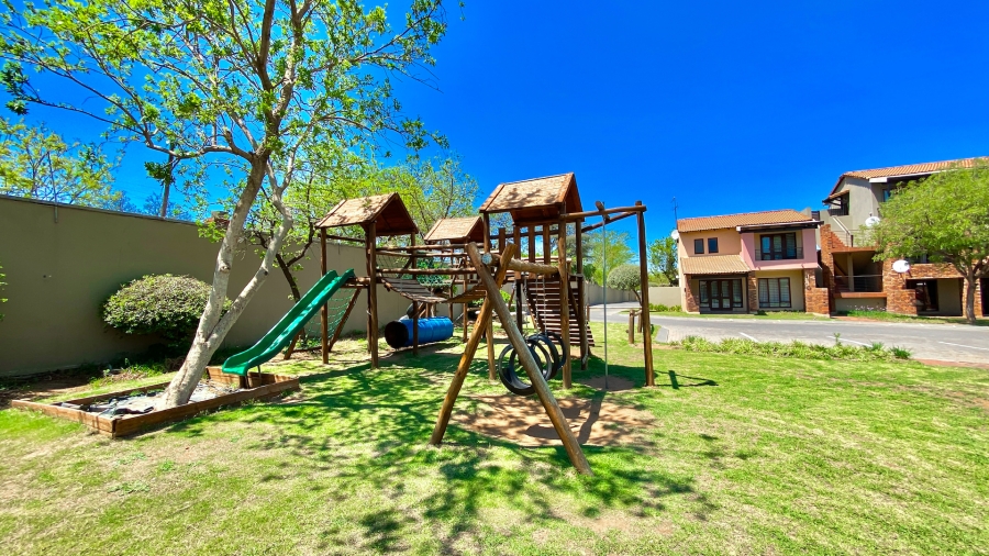 2 Bedroom Property for Sale in Vorna Valley Gauteng