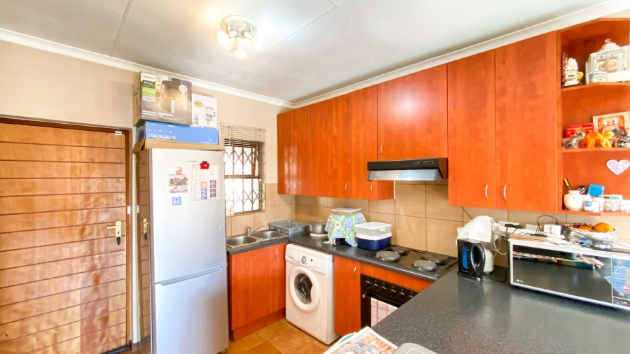 2 Bedroom Property for Sale in Vorna Valley Gauteng
